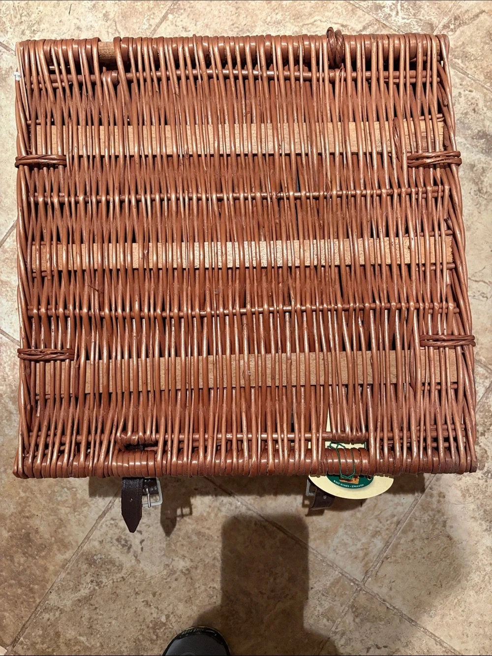 Optima Brown Wicker Pet Grooming Kit with Green Panel
